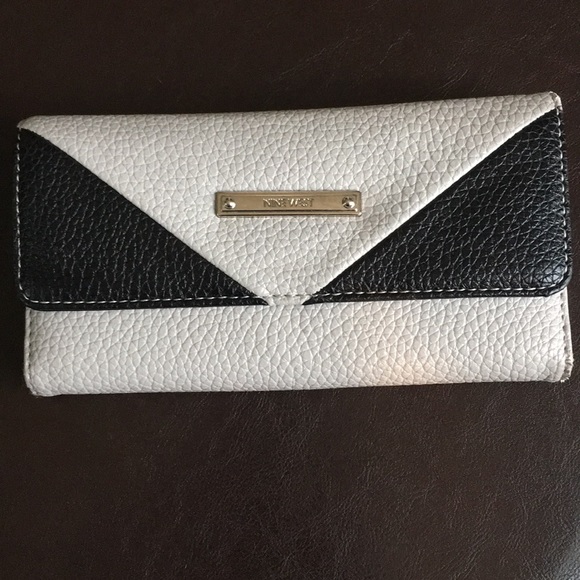 Nine West Handbags - Nine West leather wallet.